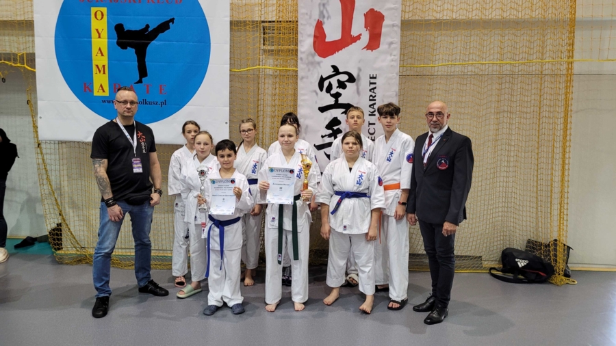 Zawodnicy TKS Oyama Karate